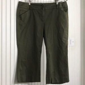 New York & Company Olive Green Cropped Pant